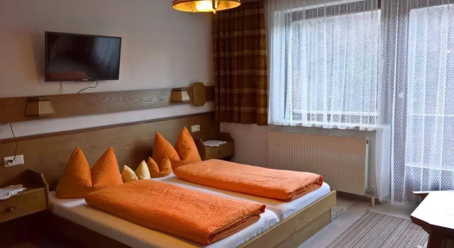 Wiesenruh Gasthof, Rezerwuj Hotel Hotele w Tyrol z parkingiem, Parking