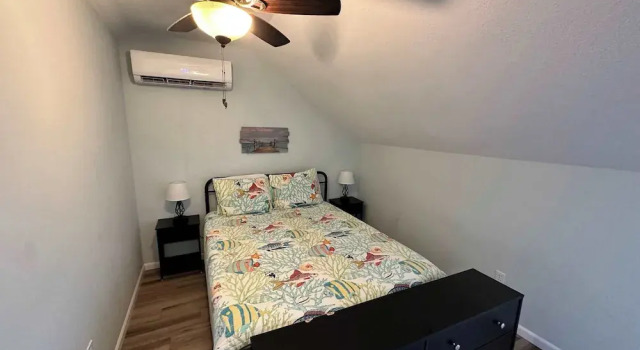Коттедж Lake It Easy - Waterfront Getaway With 7 Bedrooms!