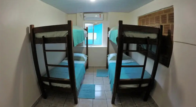 Ilha Hostel, Забронировать Хостел Отели Фернанду-ди-Норонья с парковкой, рядом с Вила-дус-Ремедиус, Парковка