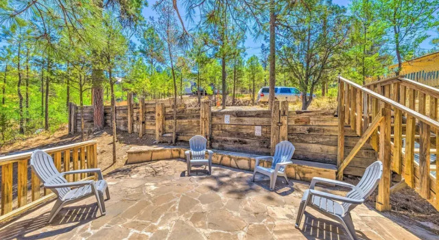 Коттедж Relaxing Ruidoso Getaway w/ Spacious Deck!