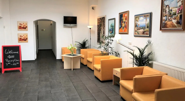 SMARTY Airport Cologne Hotel - KONTAKTLOSER SELF CHECK-IN, Réserver Hôtel Urbach Cologne