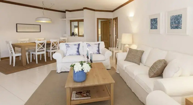 Luxury Golf, Beach & Yachting Flat