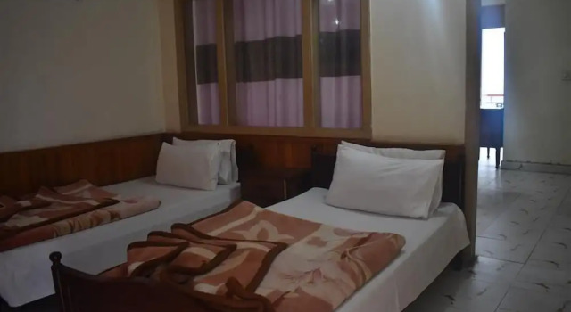 Shaheen Hotel And Restaurant