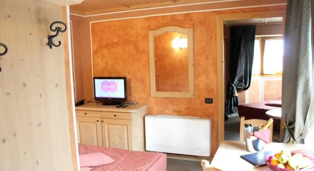 Apartment With 2 Bedrooms in Madesimo, With Wonderful Mountain View, Balcony and Wifi - 500 m From the Slopes, Book Apartment Hotels in Madesimo with Parking, Parking