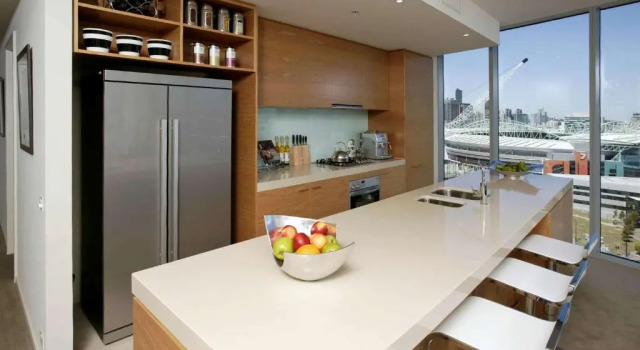 Апартаменты с 3 комнатами с балконом и с видом на воду The Sebel Residences Melbourne Docklands Serviced Apartments