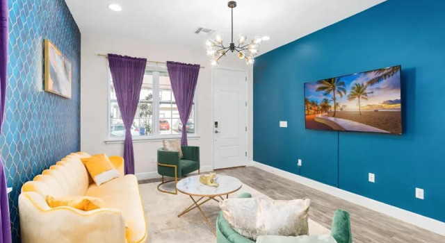 Super Luxe- Sleeps 17 W Designs Near Disney, Забронировать Дом для отпуска Киссимми Диснейуорлд Орландо, рядом с Курортный комплекс Give Kids The World Village