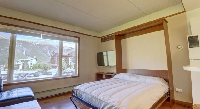 Affordable Ski Condo with Awesome Views - TL207 by Redawning, Забронировать Апартаменты/квартира Отели Коппер-Маунтин с парковкой, Парковка