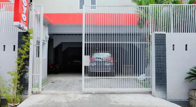 Hotel Jinan Makassar by OYO Rooms, Book Hotel Hotels in Sulawesi with Parking, Parking