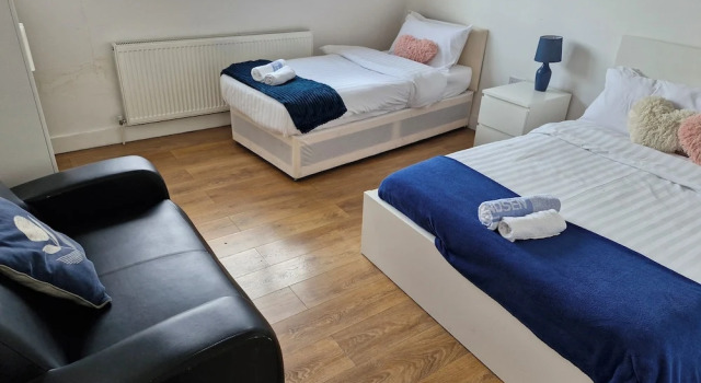 Апартаменты Apartment Sleeps 2 With Free Parking