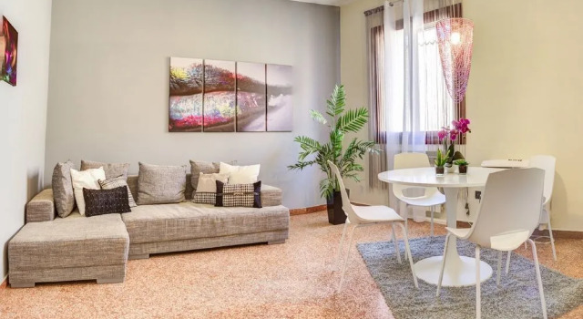 Venice Garden View Apartments, Забронировать Апартаменты/квартира Отели Венеции с парковкой, рядом с Железнодорожный вокзал Венеция Санта Лючия, Парковка