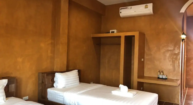 Pimulano Hotel, Varaa Hotelli Hotellit North-Eastern Thailand pysäköinnillä, Pysäköinti