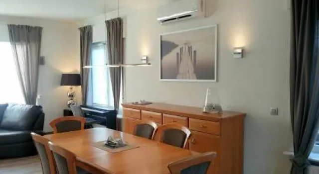 Guest Rooms ABBEY, Prenota Affittacamere Hotel a Flanders con parcheggio, Parcheggio