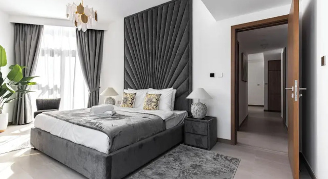 SIMPLY COMFORT Missoni Top Floor with Sea, Canal and Burj Khalifa Views