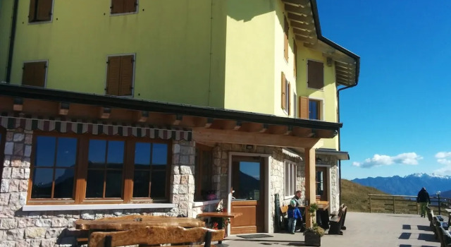 Albergo Rifugio Graziani, Забронировать Отель Брентонико Vallagarina