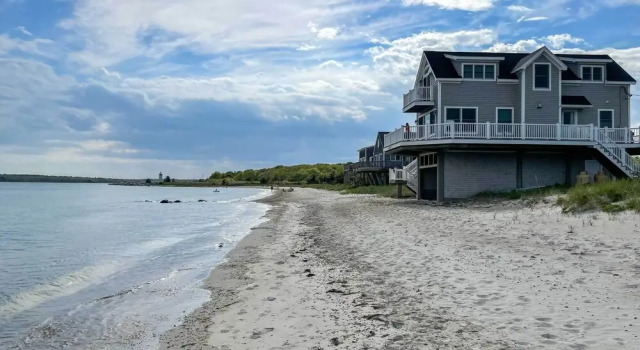 Коттедж Romantic Retreat on the Sand: Cape Cod Beach House