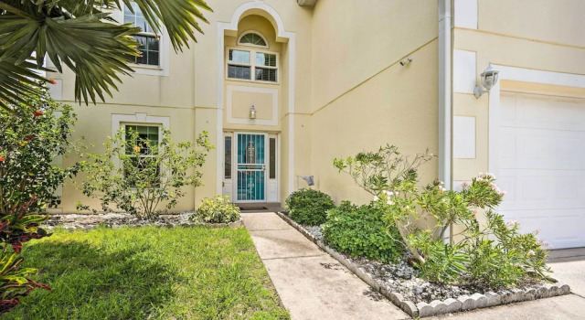 Game Room + Fenced Yard: Home Near Disney World!, Забронировать Дом для отпуска Отели Lakeland - Winter Haven с парковкой, Парковка