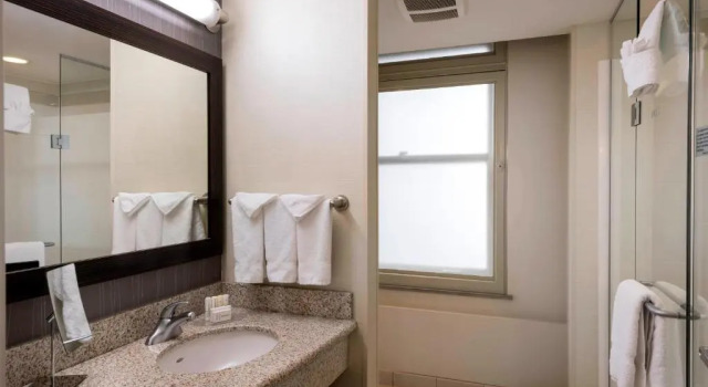 Номер Standard Courtyard by Marriott Tulsa Downtown