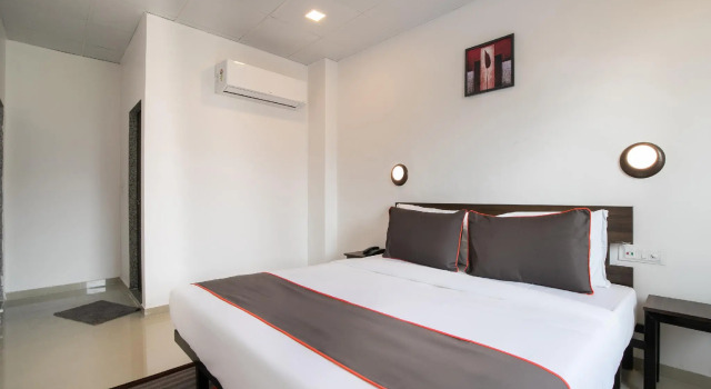 Oyo Townhouse 427 Gokul Solitaire VIP Rd, Rezervovat Hotel Hotely v Gujarat s parkováním, Parkování