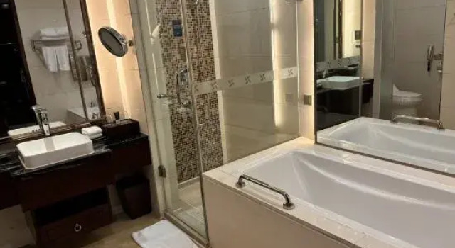 Люкс Executive Four Points by Sheraton Liupanshui