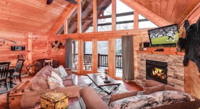 Smoky Bear Lodge 4 Bedroom Home with Hot Tub, Забронировать Отель Отели Гатлинберг с бассейном, Бассейн