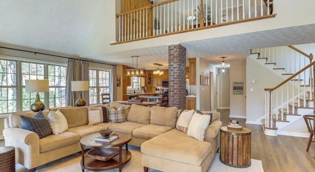 Riverfront, Hot Tub! Coosawattee River Resort Home