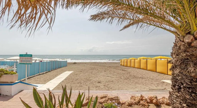 Апартаменты 797 Holiday Rentals- Duplex for 7 Carihuela 1 min beach mas parking