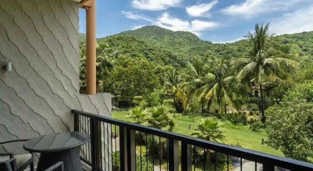 Standard dublă cameră cu balcon și cu vedere la grădină Angsana Lang Co