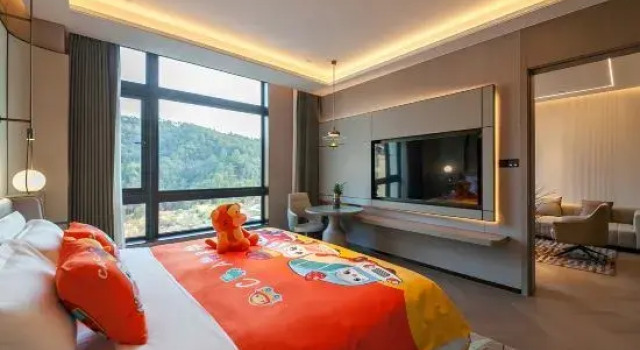 Suite Ritz Dknton Hotel
