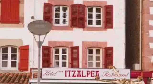 Itzalpea, Varaa Hotelli Saint-Jean-Pied-de-Port 