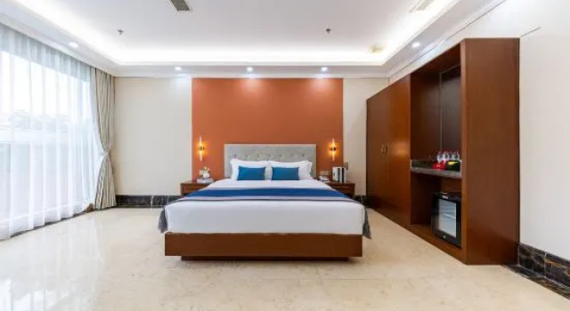 Люкс Executive с видом на бассейн New Runhua Hotel (Shenzhen Guangming Station Hongqiao Park Subway Station)