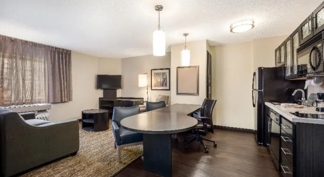 Люкс c 1 комнатой Sonesta Simply Suites Detroit Warren