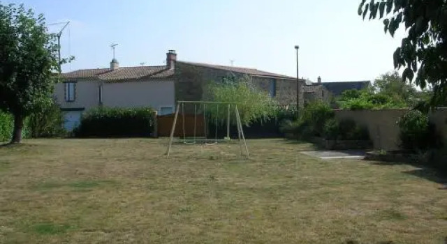 Recently renovated house in a French town, Book Feriehus Sommerhuse i Aquitaine, Hytte