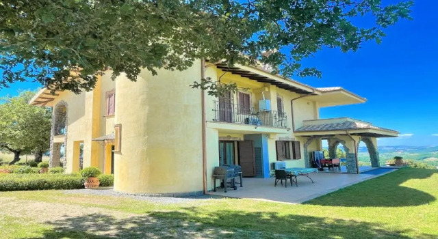 Вилла Lake View Luxury Villa and Pool