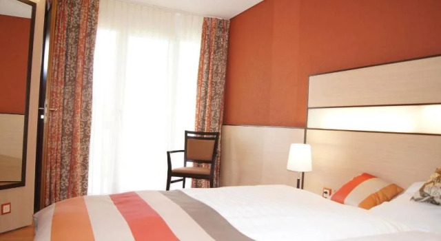 Hotel Lacotel, Rezerwuj Hotel Hotele w Vaud z basenem, Basen