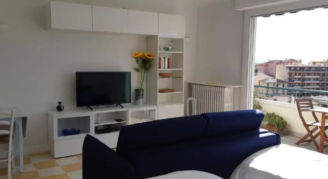 Neptune 5, top floor, sea view, Забронировать Апартаменты/квартира Отели Ментон с парковкой, Парковка
