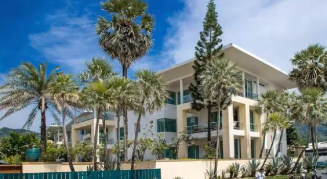 Karon - Beachfront Two BR Suite - Walk to Beach, Забронировать Отель Отели Южного Таиланда 4 звезды, 4*