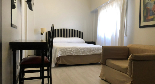 Hotel La Perla, Reserva ahora Hotel Balvanera Buenos Aires