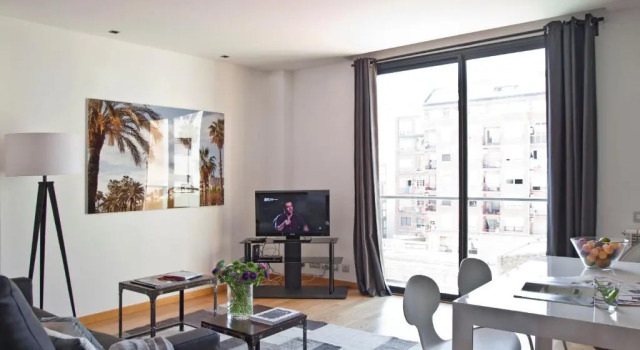 Апартаменты AinB Sagrada Familia Apartments