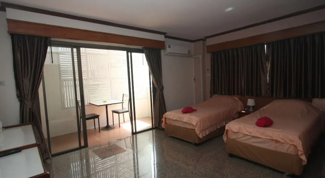 Номер Standard с балконом Chantorn Jomtien Guesthouse 1