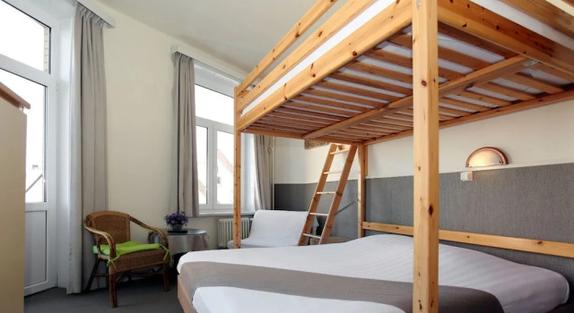 Четырёхместный семейный номер Standard Hotel Cecil