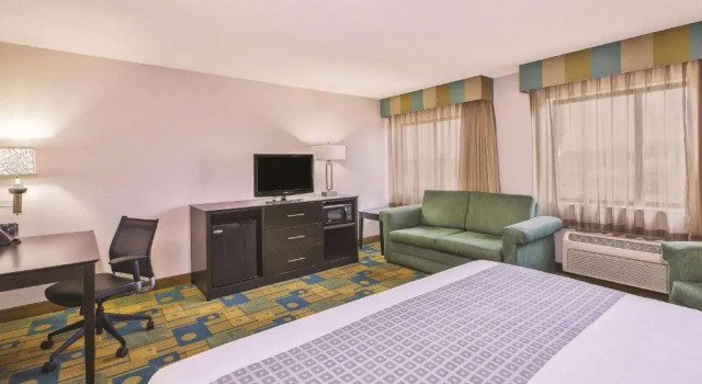 Двухместный Studio Suite Deluxe La Quinta Inn by Wyndham Toledo Perrysburg