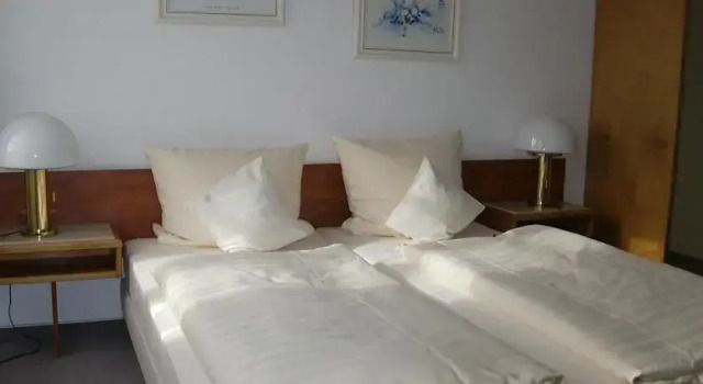 Hotel Jagdschlössl Eichenried, Buchen Sie Hotel Moosinning Oberbayern