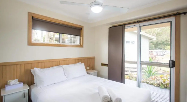 Вилла Standard с 2 комнатами с видом на воду Halifax Holiday Park