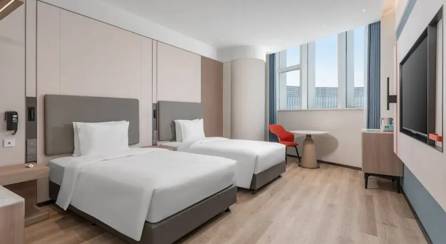 Четырёхместный номер Standard Holiday Inn Express Yangzhou Grand Canal Theatre