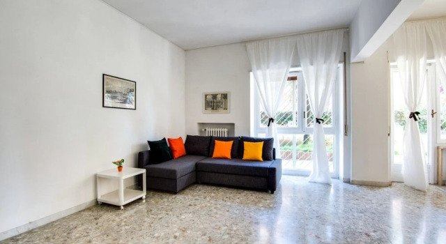 Very Spacious 3 Beds Flat in a Great Area