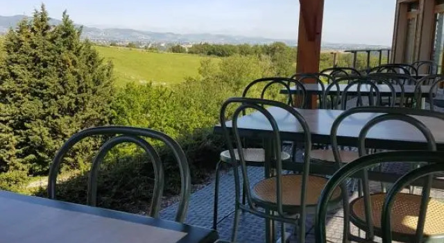 Gite de prejeurin, Prenota Hotel Hotel a Alvernia con parcheggio, Parcheggio