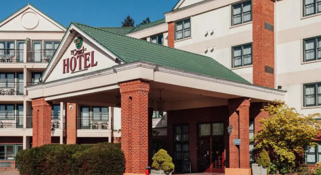 The Grand Hotel Nanaimo, Book Hotel Nanaimo 