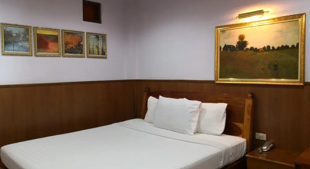 Двухместный номер Standard с балконом Phadaeng Hotel