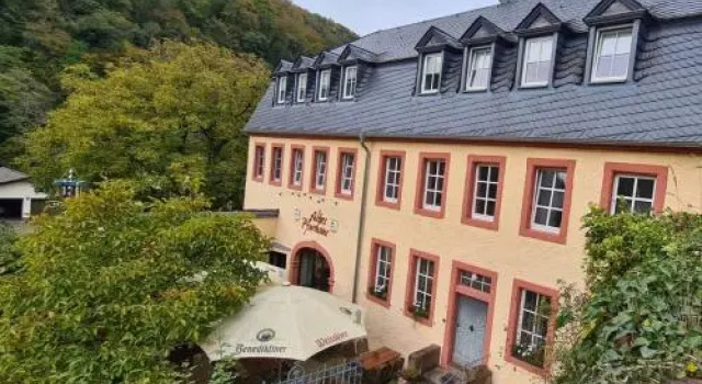 Altes Pfarrhaus, Забронировать Отель Нойербург 
