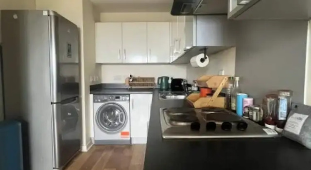 Двухместные апартаменты с балконом Modern 1BD Flat - 5 min Walk to Battersea Park!